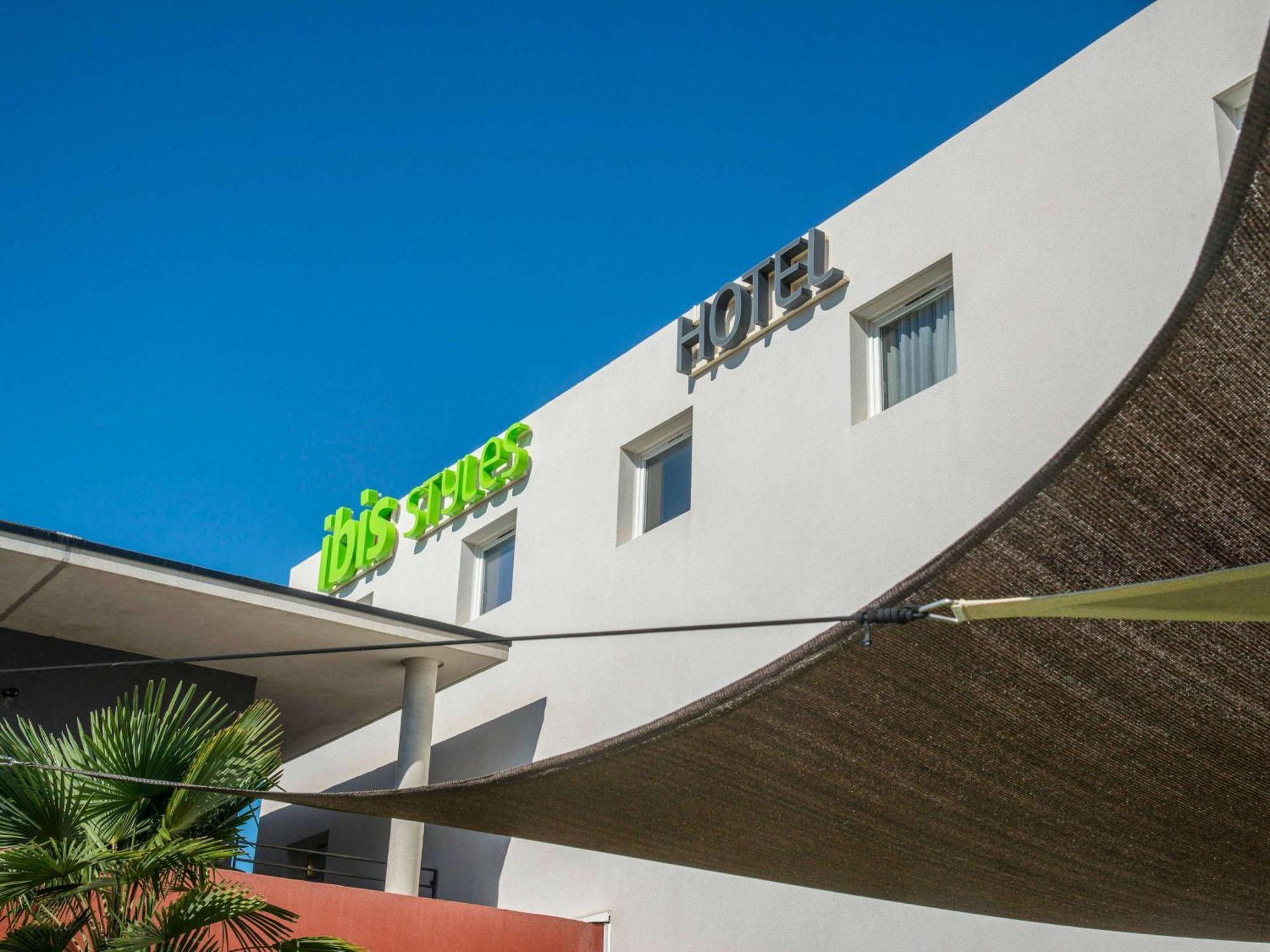 ibis Styles Pertuis Portes du Luberon Exteriér fotografie