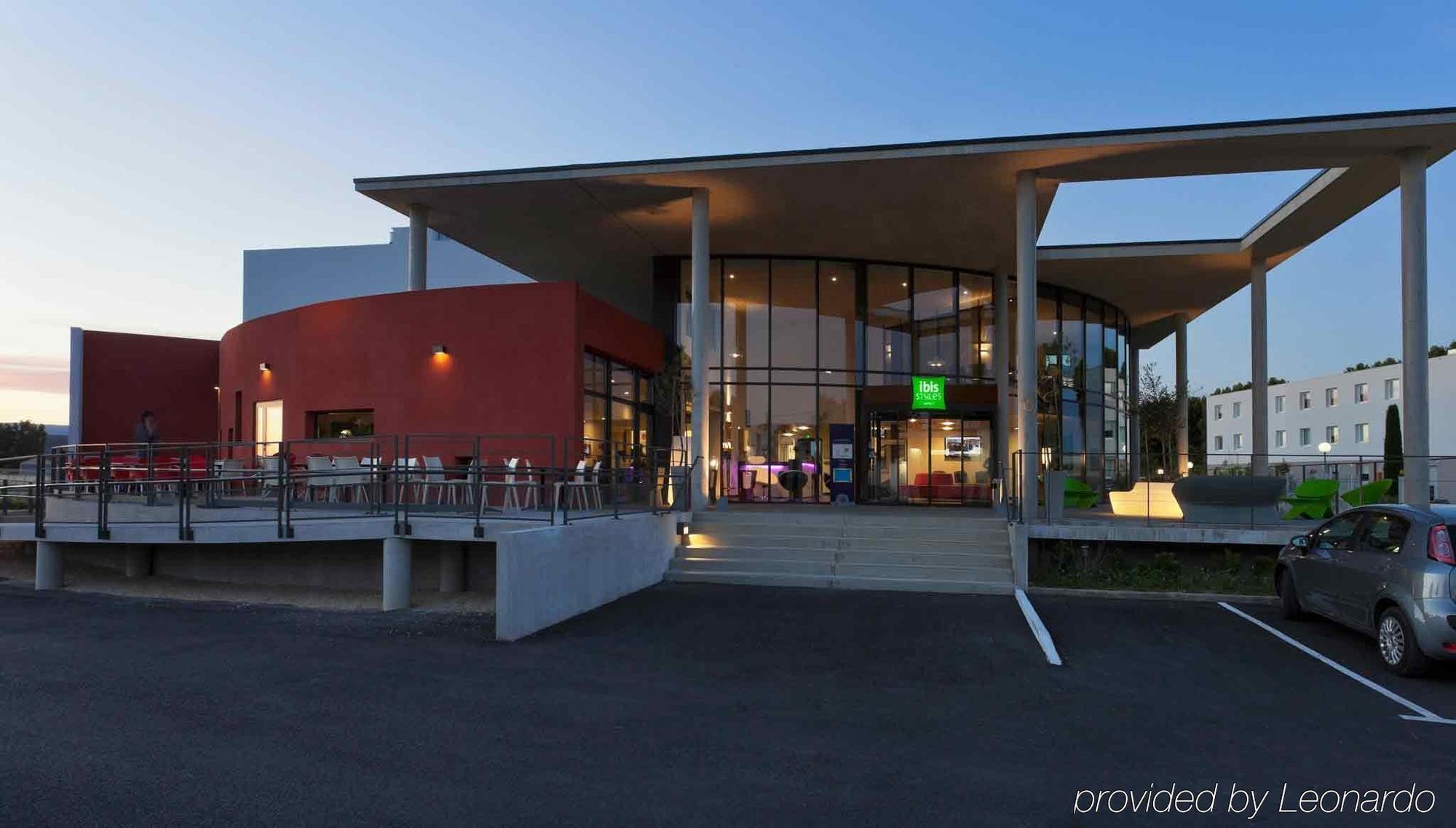 ibis Styles Pertuis Portes du Luberon Exteriér fotografie