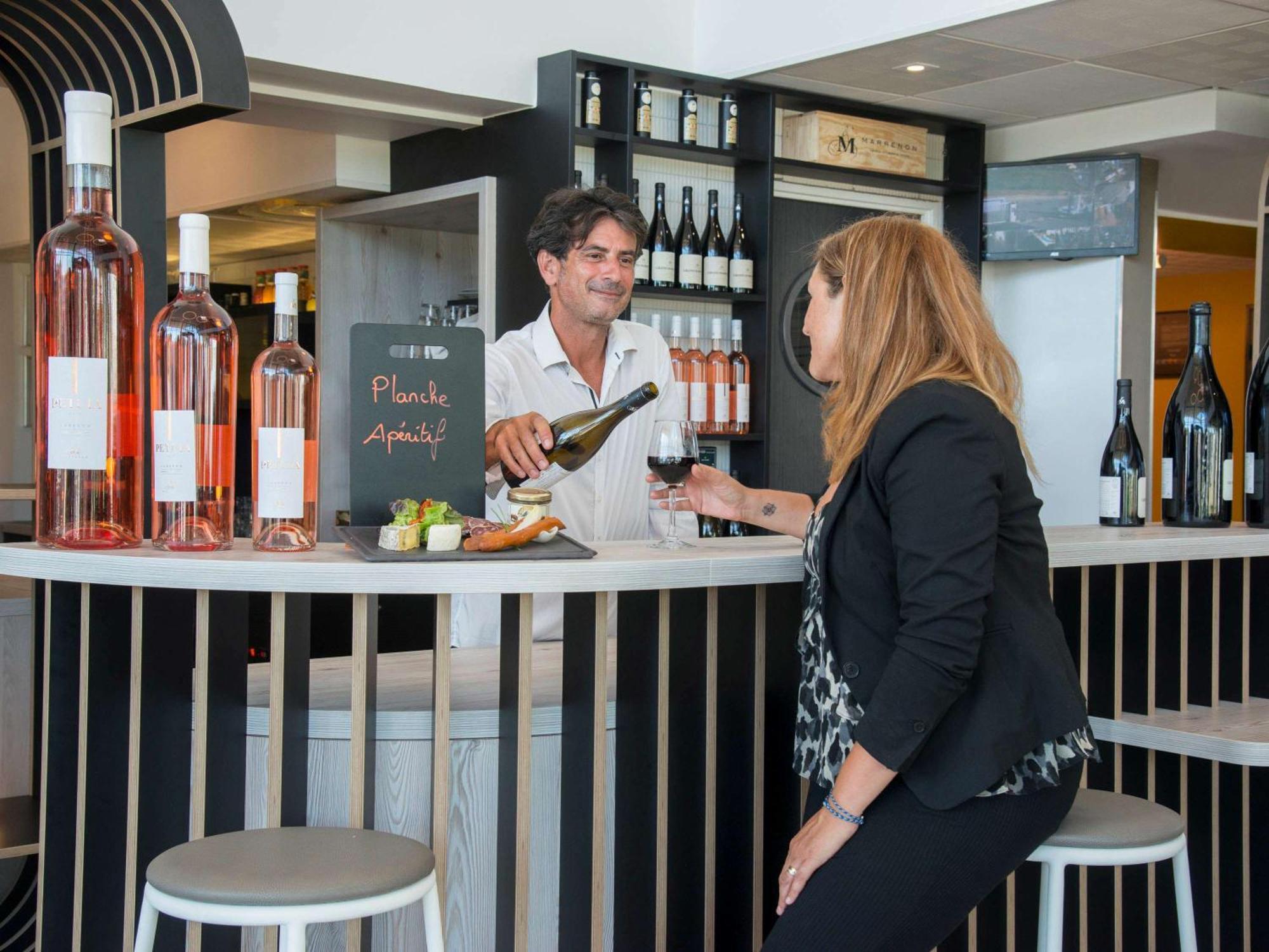 ibis Styles Pertuis Portes du Luberon Exteriér fotografie